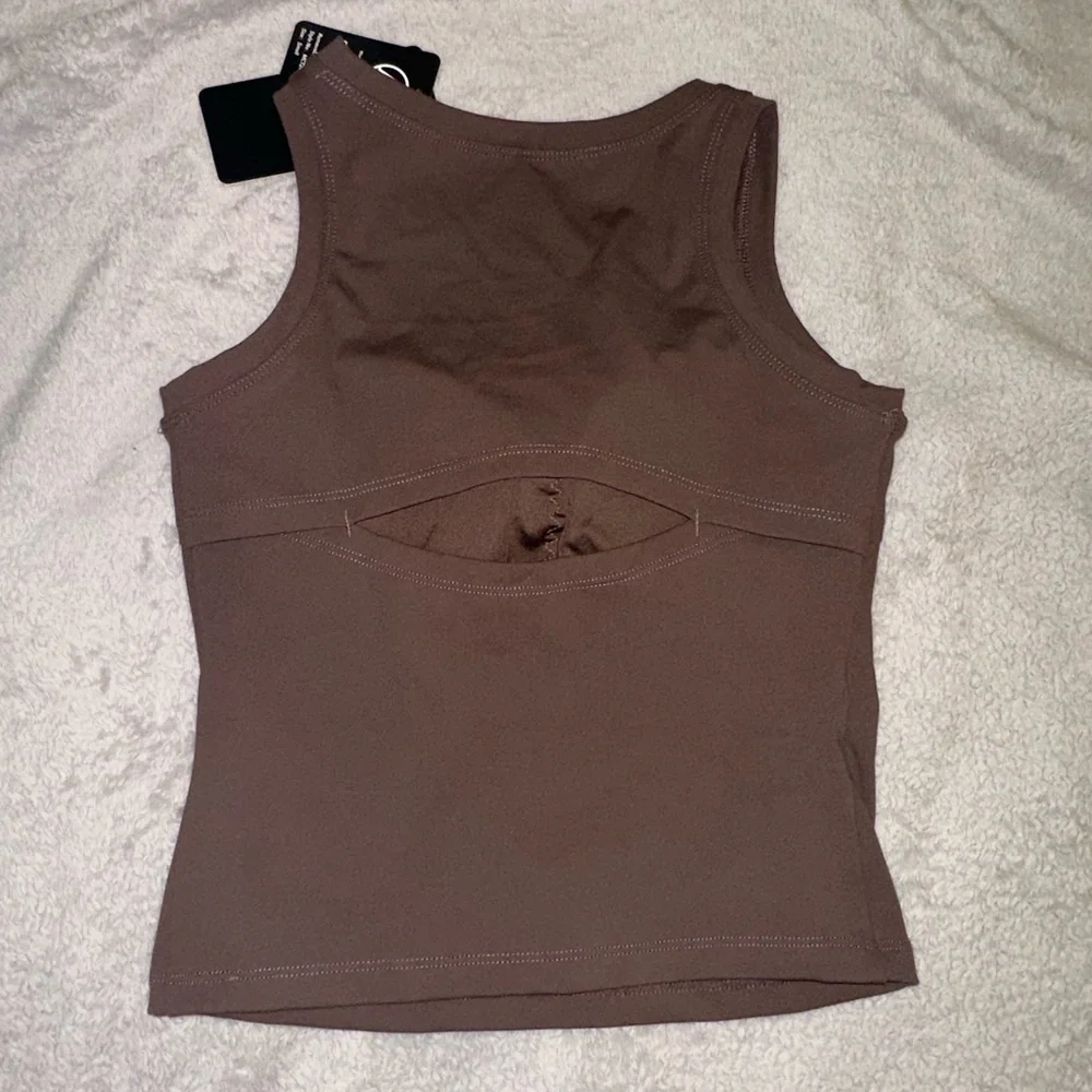Move Theology Workout Brown Tank Top - Picture 2 of 2